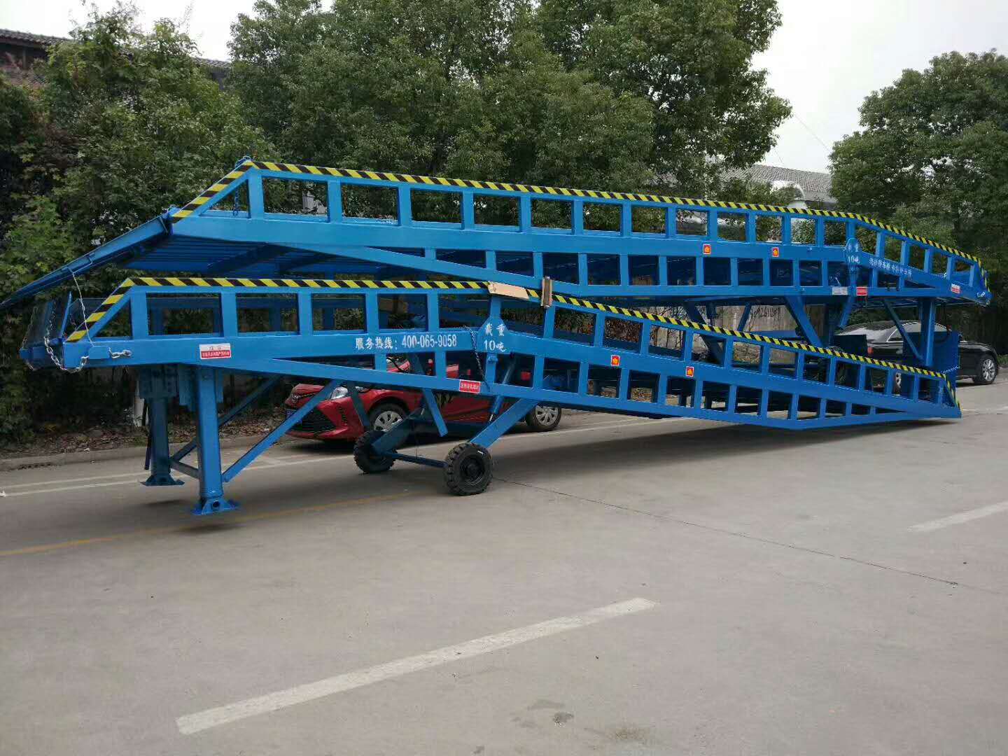 移动式登车桥基本结构描述